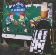 Bij de brouwerij van La Chouffe, 
	in Achouffe.